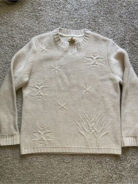 Woolrich V-Neck Lambs Wool Sweater Sz Medium Oatmeal Cream Star Snowflake Tree
